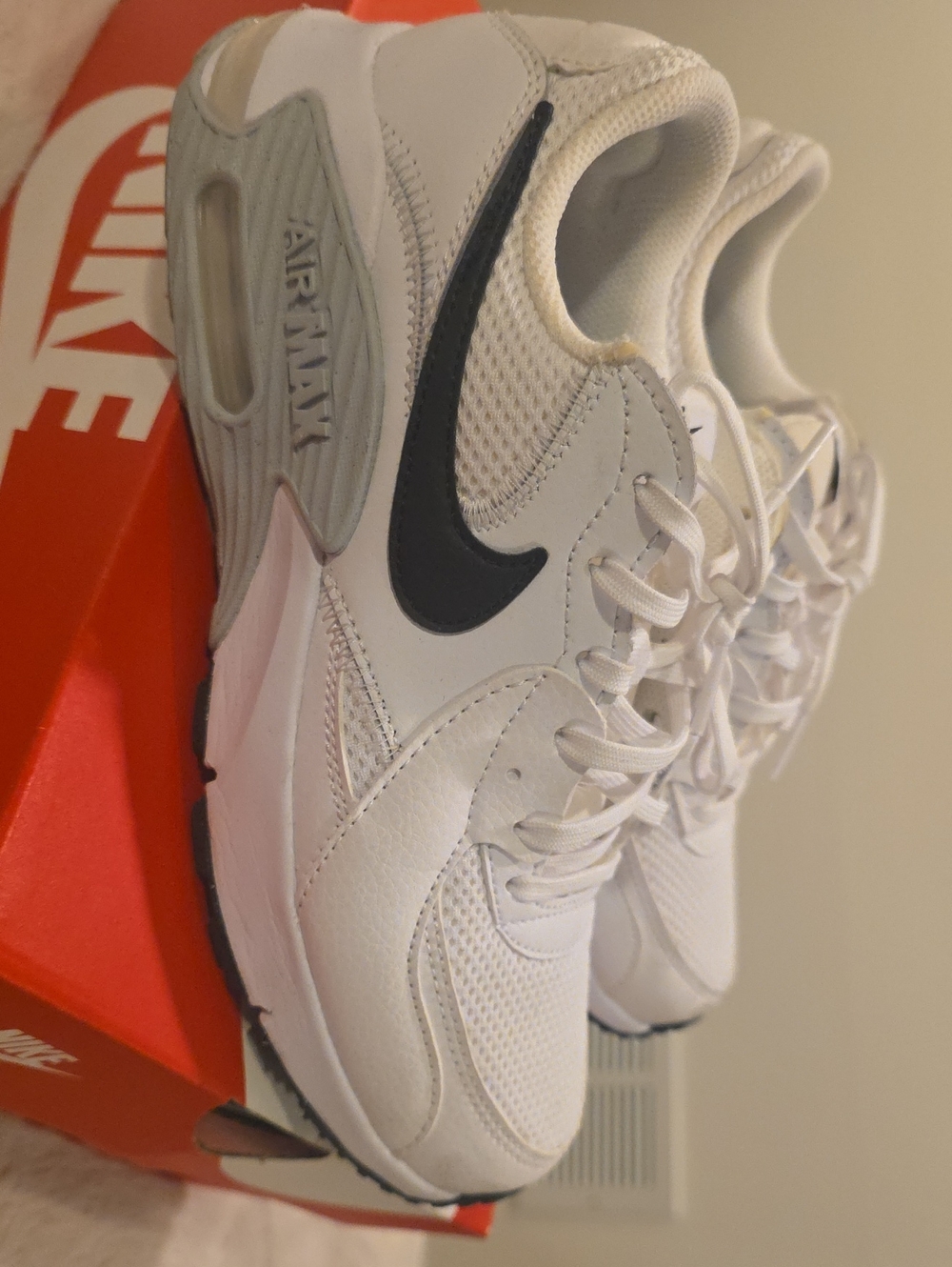 Nike White and Black WoMen’s Air Max Sneakers